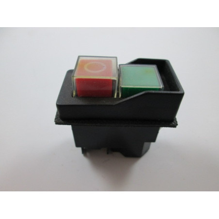 INTERRUPTEUR 10A 2BOUTONS A CLIPSER VERT/ROUGE